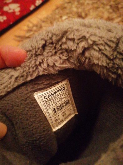 snowboots size 2
