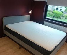 Emma Original Hybrid V2 Thermo Cooling King Mattress + IKEA Bed Frame