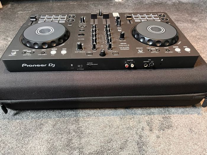 Pioneer DDJ FLX4 + Case