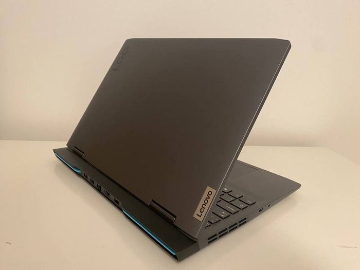 Gaming Laptop - Like New Lenovo LOQ - 16" Ultra HD
