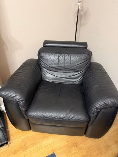Black leather Natuzzi sofa and two chairs