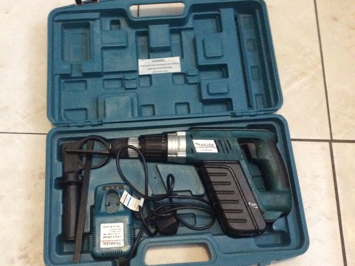 Makita Site Master 24V Cordless Drill with Hammer Functionality For Sale