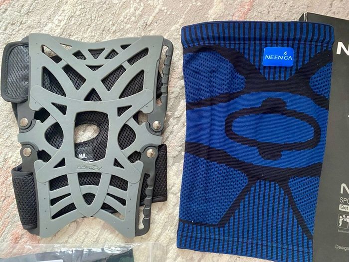 2 Profesional Knee Braces Both Perfect condition , Price for Both