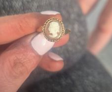 9ct Gold Cameo Ring
