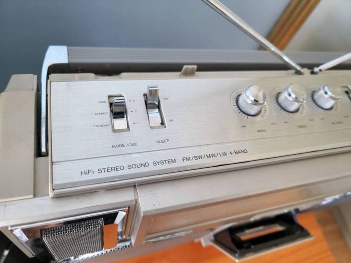 Hi-Fi Stereo Sound System CSC-950L, Satisfactory working condition. Need cassette service.