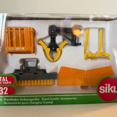 Siku Farmer 3661 Front Loader Accessories 1:32 scale