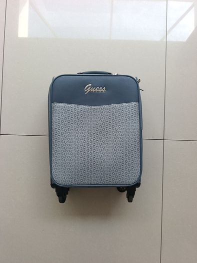 Carry on case with travel bag