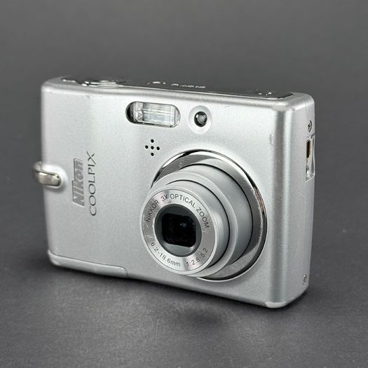 Nikon Coolpix L10 5.0MP Digital Camera