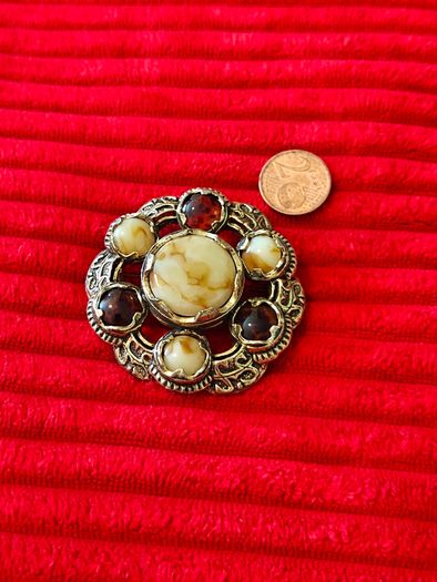 Costume Celtic Style Brooch - Nice Quality (CS13)