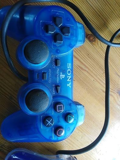2 controllers PlayStation 20 each or 35 for both