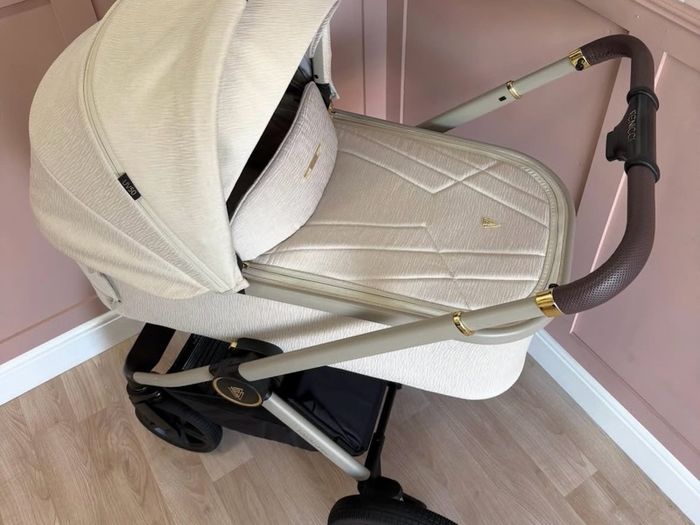 Venicci Stone Beige travel system