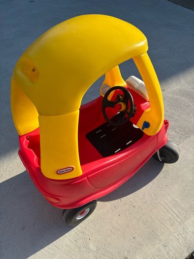 Little Tykes Cosy Coupe Car