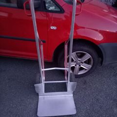 Aluminum hand truck
