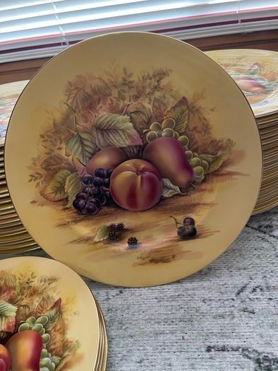 Aynsley "Orchard gold "
