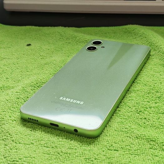 Samsung A05 64GB Green Unlocked Okay Condition