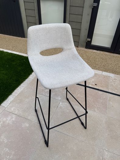 Set of 4 Kave Home Zahara Beige Bar Stools