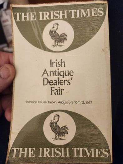 A Guide To  Irish  Antiques  And Antiquedealees 1967. Edited By  George Stacpoole. Paperback In Good Condition.