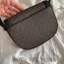 Michael kors crossbody Image 3