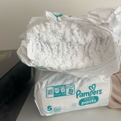Pampers nappy pants size 5
