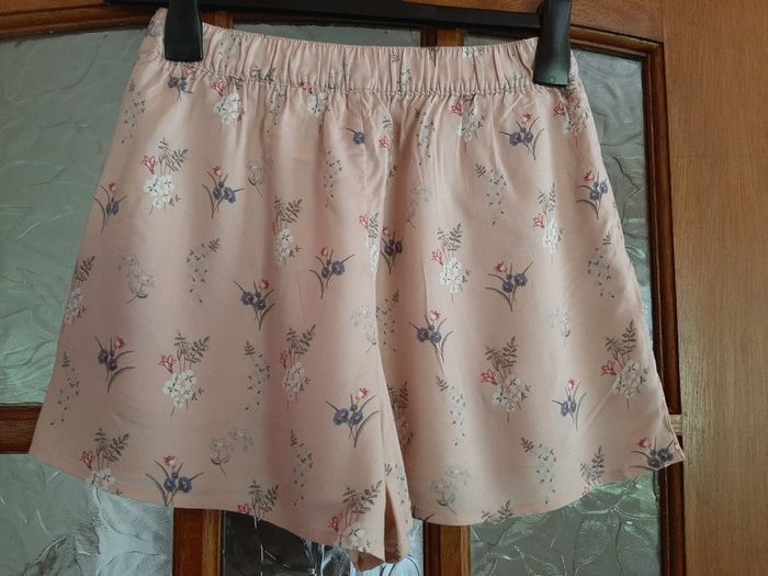 BNWT H+M Shorts, Size 10