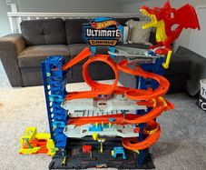 Hot Wheels City Let's Race Ultimate Garage Playset