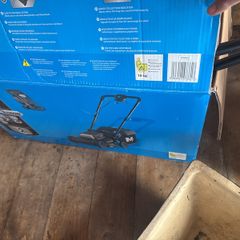 Electric lawn mower