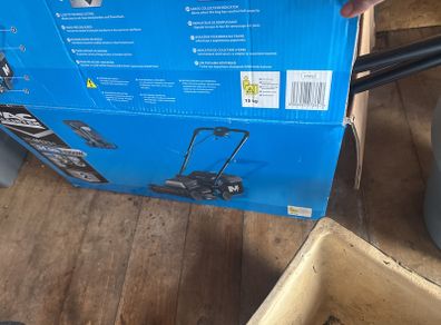 Electric lawn mower