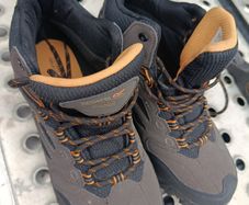 Regatta walking boots UK9