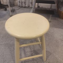 Wooden stool cream