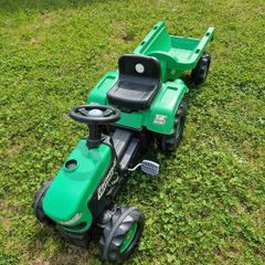 Ride on tractor and trailer
