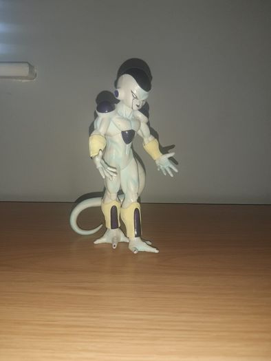 Dragon Ball Frieza Figure