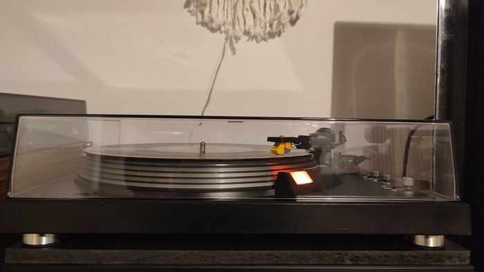 Class Technics SL-2000, full manual turntable. Legend brushless motor.