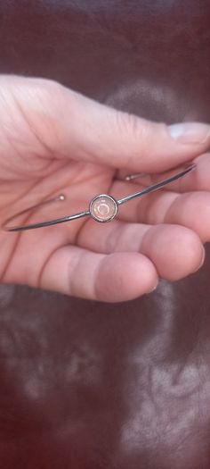 Vintage jewelry is sold individually for 5 to 10 euros