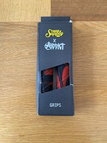 Skooter grips