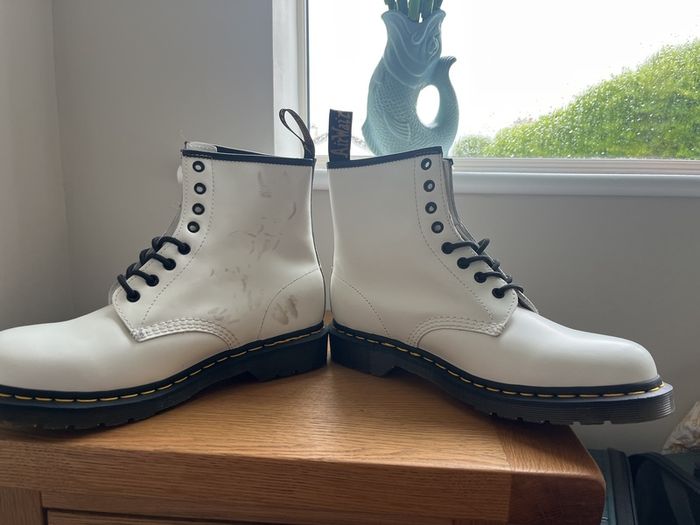 dr. martens white 8-eyelet boots size UK9
