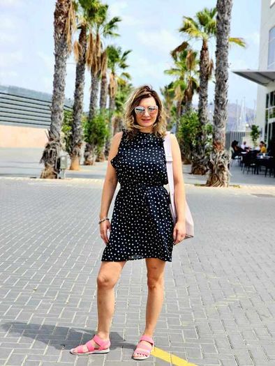 Airy dress with polka dots