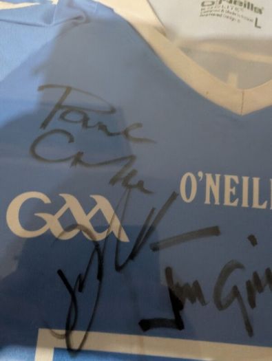 Framed and signed Dublin GAA jersey JIM Galvin and key players
