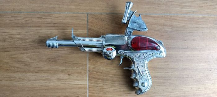 Vintage Space outlaw atomic pistol