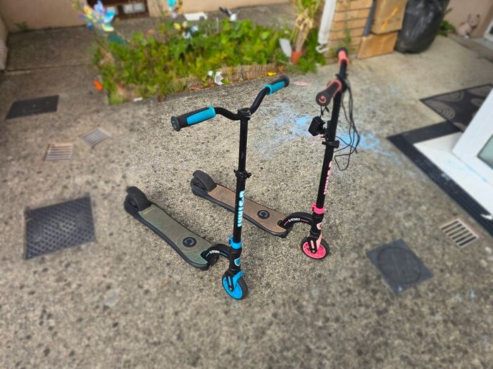 2 kids electric scooters