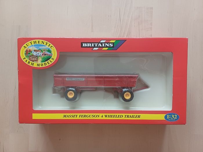 Britains Massey Ferguson 4 Wheeled Trailer Farm Model 1:32 Scale 9567 MINT