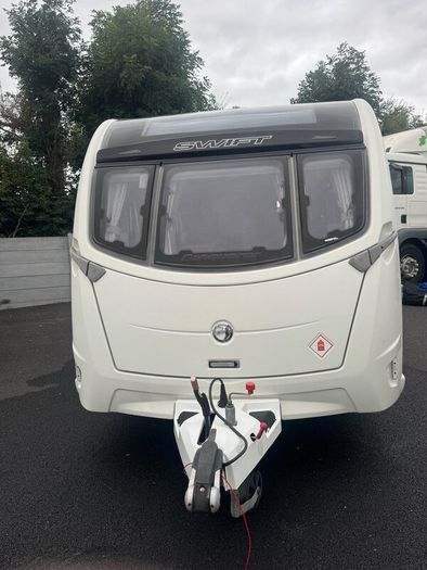 2016 Swift Conqueror 530 - 4 Berth