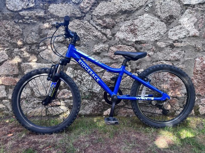 Ridgeback MX20 Kids Mountain Bike in blue