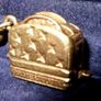 Vintage 9ct Gold Pop-Up Toaster Charm Image 6