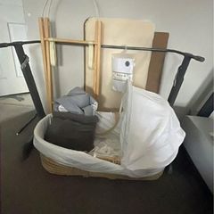 babylo next to me and Moses basket with stand