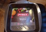 Pyrex roasting or baking tin. 24 x 24cm. New