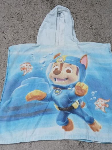 2 hooded towels