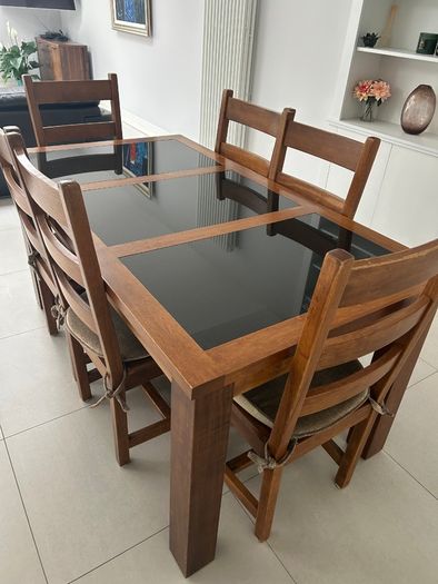 Dining Table and 6 matching chairs for sale