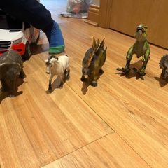 animals and dinosaurs figures