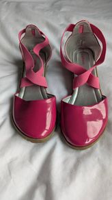Beautiful pink shoes.