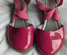 Beautiful pink shoes.